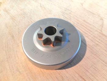 11376402006 Stihl Spur Sprocket 1/4 x8 tooth [Stihl MS192 C-E, MS192T, MS193 C-E, MS193T, Stihl MS194 C-E, MS194T]