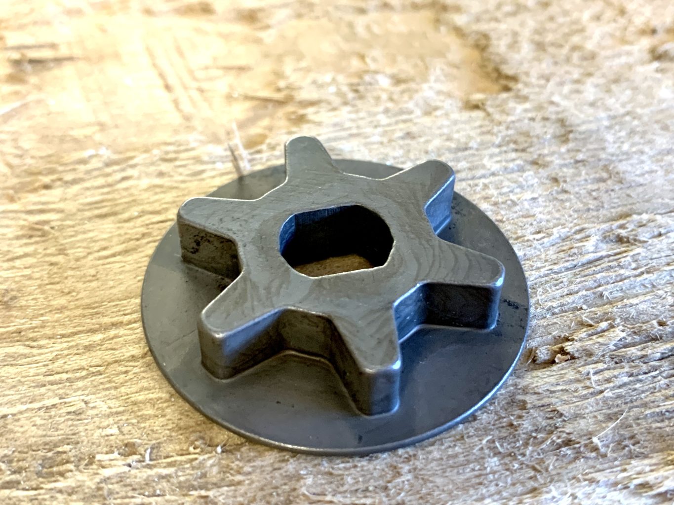 590 08 77-01 Husqvarna 3/8 Lo Pro Sprocket for 535iXP, 536Li, 540i, T535iXP, T540iXP