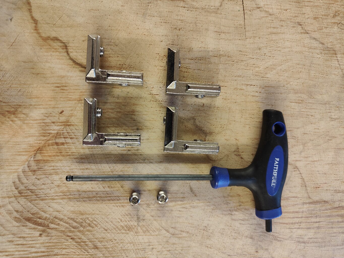 4XFCH0125 4x Large Internal Corner Brackets + Allen Key for 45mm Profile Mills