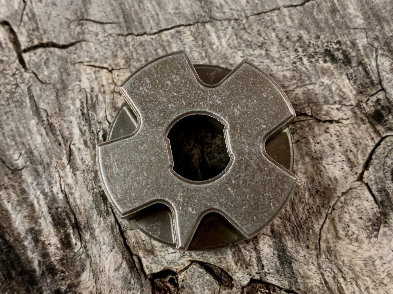 198261-5 Makita Carving Spur Sprocket 1/4 x9 tooth - Image 2