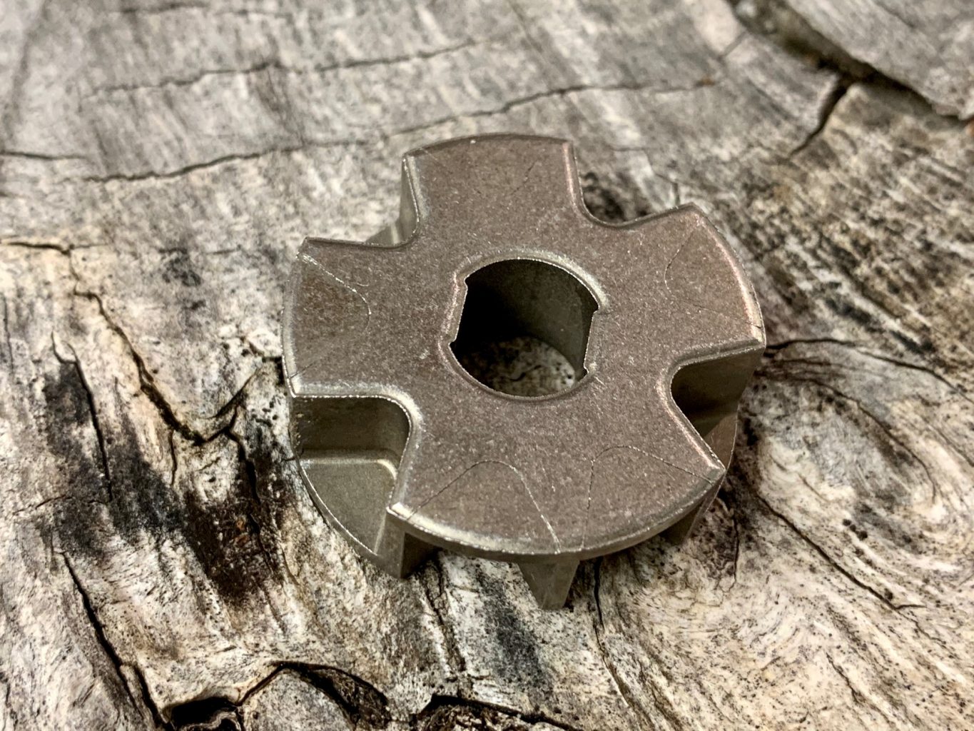 198261-5 Makita Carving Spur Sprocket 1/4 x9 tooth - Image 4